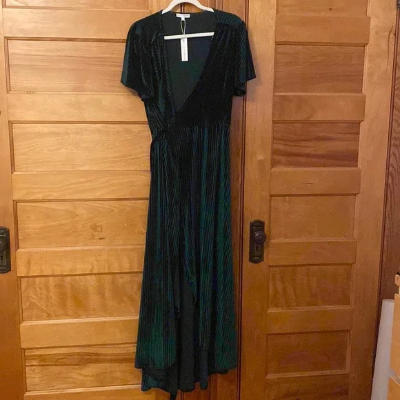 andi ribbed velvet wrap dress Baltic Born Andi Ribbed Velvet Wrap Maxi Dress Women's Size L Dark Rose